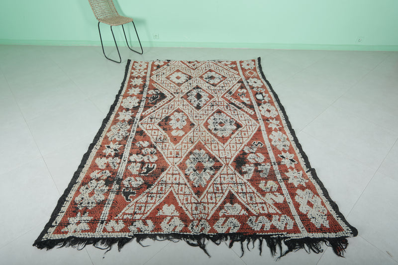 Moroccan Rug 5.6 x 8.2 Feet - Traditional Handwoven Design