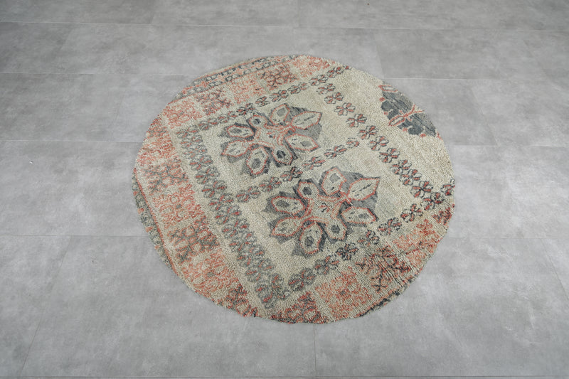 Round Moroccan Wool Rug 6 Feet – Vintage Floral Pattern