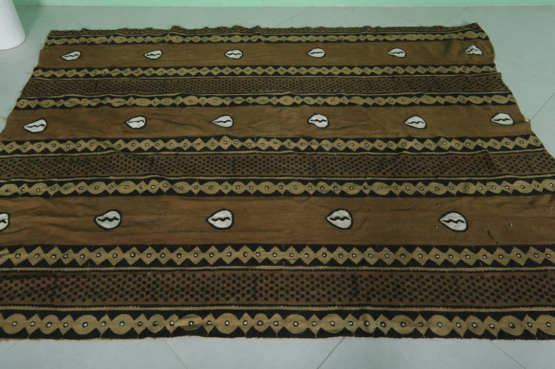 Handwoven Moroccan Kilim - 4.9 FT X 6.7 FT | Elegant Earthy Tones