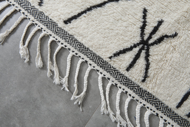 Black and White Rug 5.4 FT X 8.6 FT Beni Ourain Rug