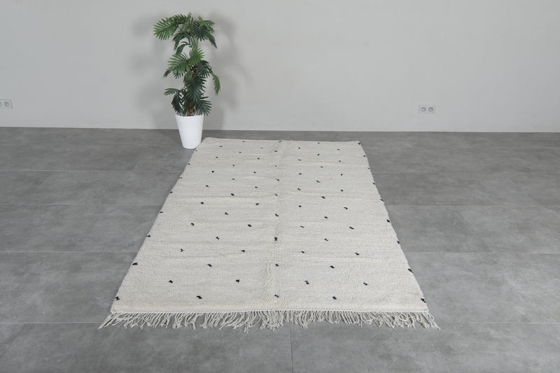 Handwoven Moroccan Rug – Minimalist Wool 5x8 FT