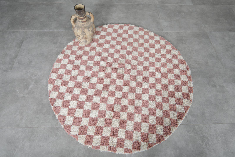 Round Moroccan Wool Rug - 5ft Pink & White Checkerboard