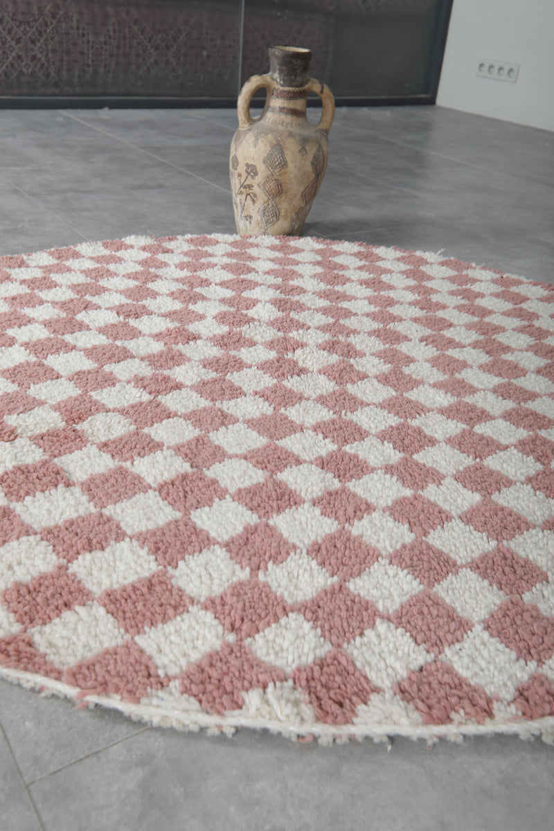 Round Moroccan Wool Rug - 5ft Pink & White Checkerboard