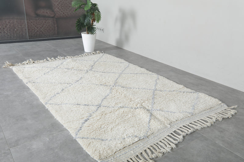 Beni Ourain Wool Rug – Handwoven Moroccan 4.7x7 FT