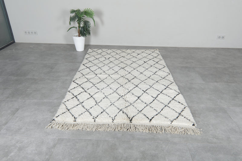 Handmade Moroccan Rug – Traditional Wool 4.9x7.8 FT