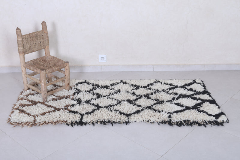 Moroccan Berber Rug 2.4 x 5.9 Feet - Handwoven Diamond Pattern