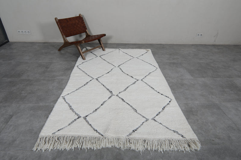 Diamond Moroccan Rug - 4.8 x 7.7 Feet | Handmade Luxury Decor