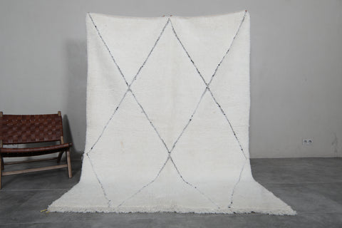 Moroccan rug 5.5 X 7.7 Feet