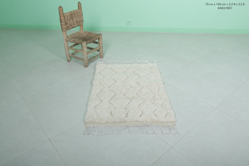 Berber Moroccan Rug - 2.2 x 3.2 Feet | Handwoven Elegance