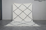 Diamond Moroccan Wool Rug - 6.4 x 9.8 Feet | Classic Black & Ivory Design