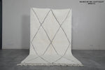 Diamond Moroccan Wool Rug - 5.3 x 8.2 Feet | Elegant Geometric Pattern