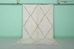 Diamond Moroccan Rug - 5.1 x 8.1 Feet | Handwoven Wool with Elegant Design