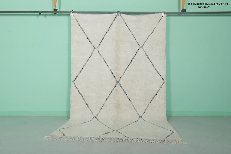 Diamond Moroccan Rug - 5.1 x 8.1 Feet | Handwoven Wool with Elegant Design