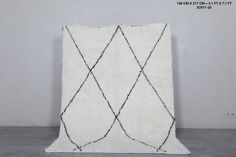 Diamond Moroccan Rug - Handwoven 5.1 x 7.1 Feet | Timeless Wool Design