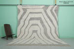 Bold Moroccan Rug - 8 x 9.1 ft | Gray & White Geometric Pattern