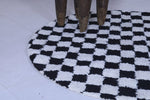 Round checkered rug - round rug