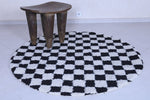 Round checkered rug - round rug