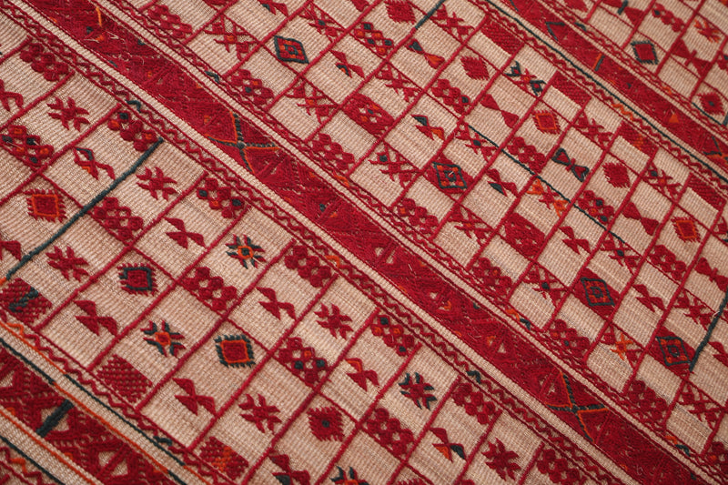 Moroccan rug 4.1 X 5.8 Feet