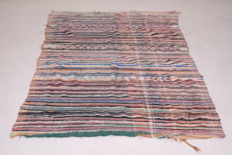 Vintage moroccan handwoven kilim rug 4.7 FT X 7.6 FT