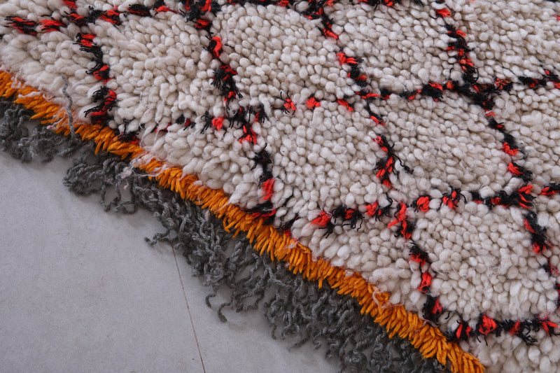 Vintage handmade moroccan berber runner rug 2.8 FT X 5.3 FT