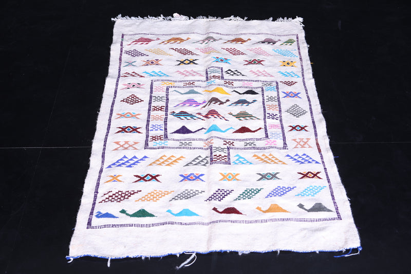 White Moroccan kilim 3.2 FT X 4.6 FT