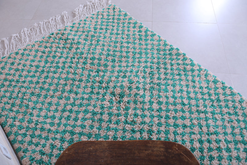 Beautiful Teal checkered rug 4.7 X 6.5 Feet