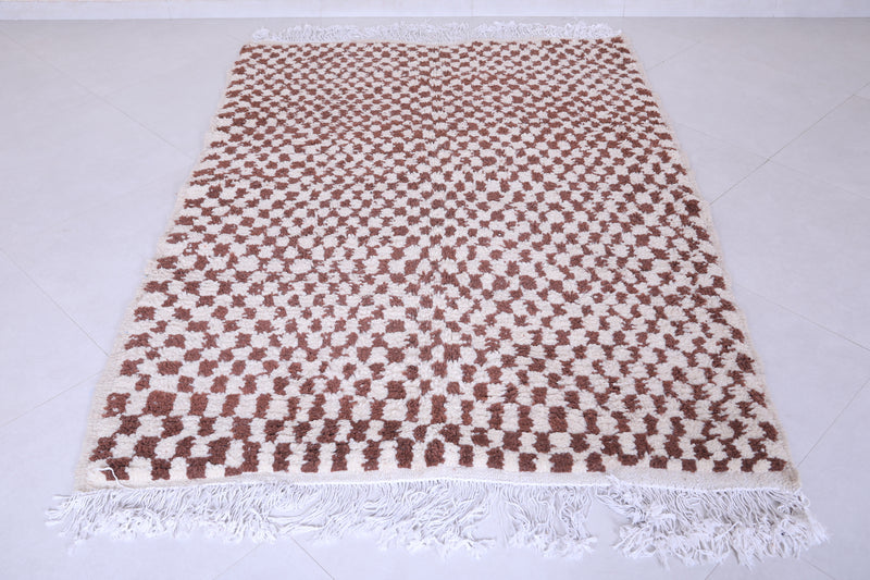 Brown and beige chess rug 4.7 X 6.4 Feet