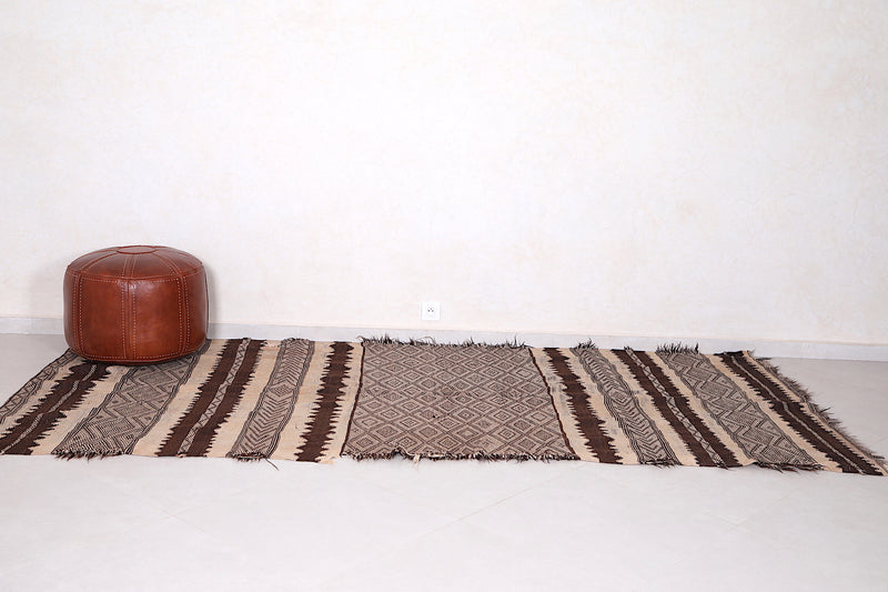 Hand woven Moroccan rug 4.7 ft x 10.3 ft