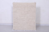 Beige small handmade moroccan berber rug 2.6 X 3.4 Feet