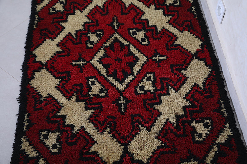 Hand woven moroccan rug 2.7 x 5.7 Feet