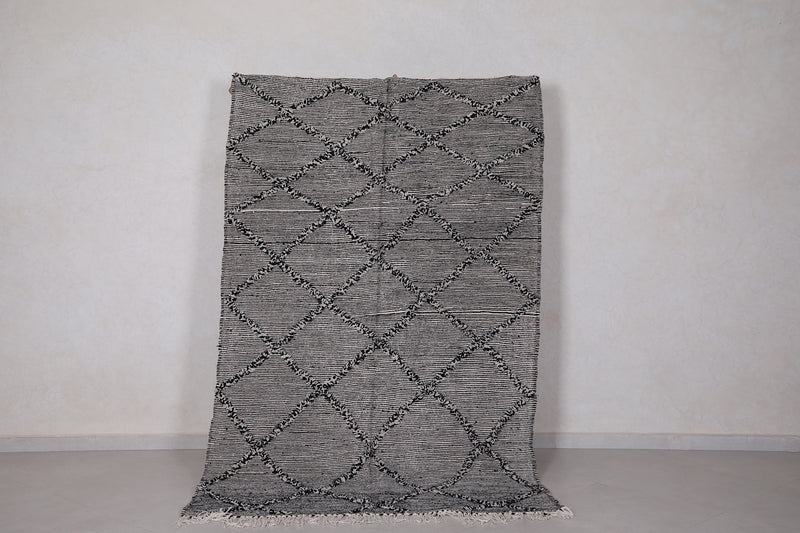 Gray Moroccan rug 4.9 FT X 7.7 FT