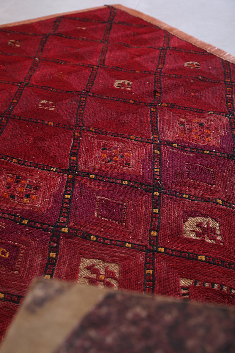 Moroccan rug 5.7 FT X 8.2 FT