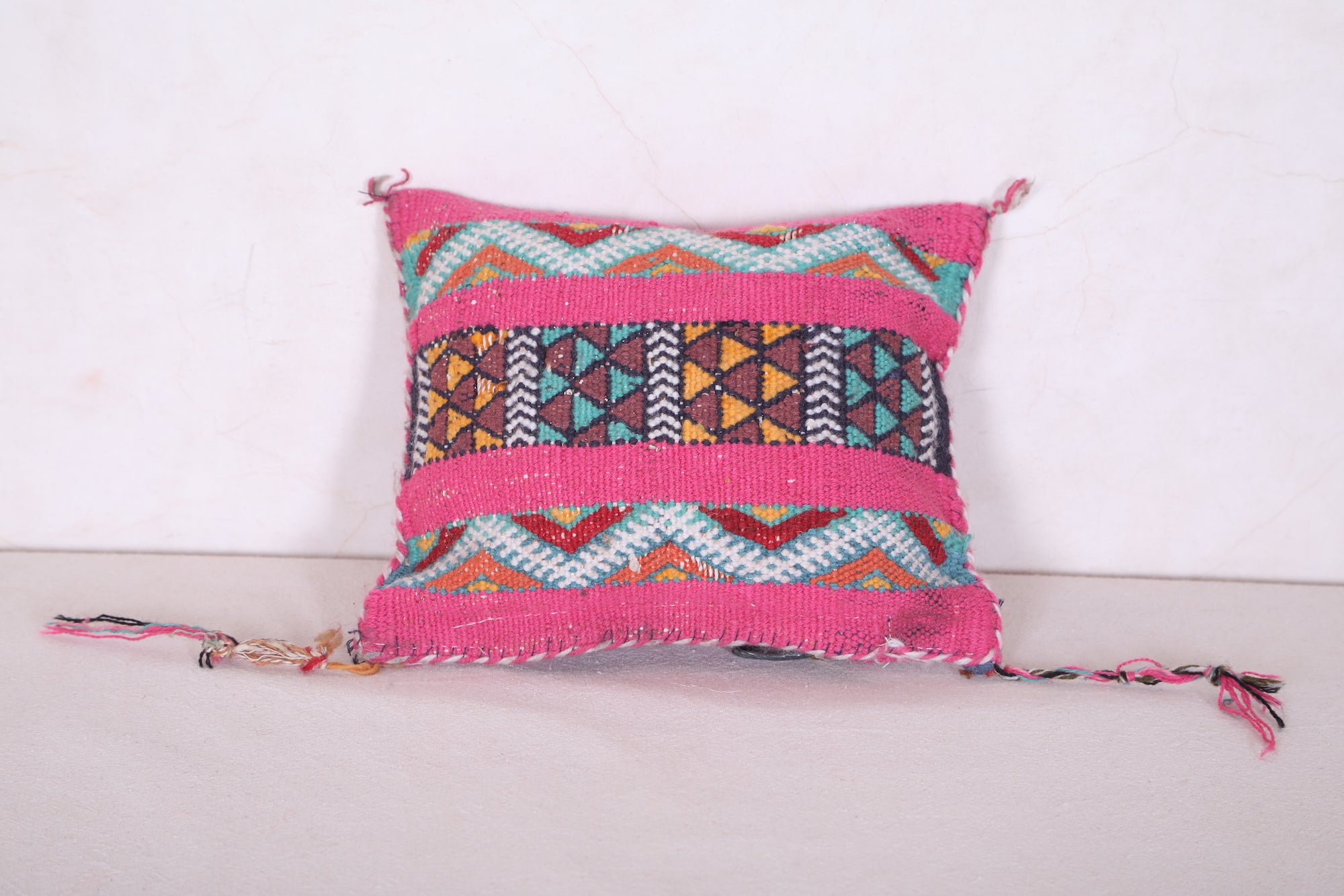 Pink moroccan online pillow