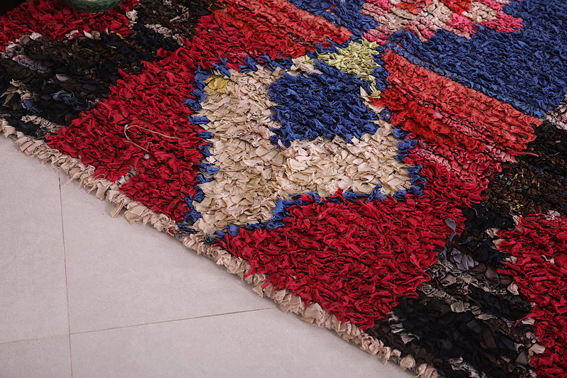 Dazzling Moroccan Area rug  4.4 X 6.7 Feet