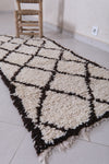 Black & White Diamond Shag Moroccan Rug - 2.4 x 5.8 Feet