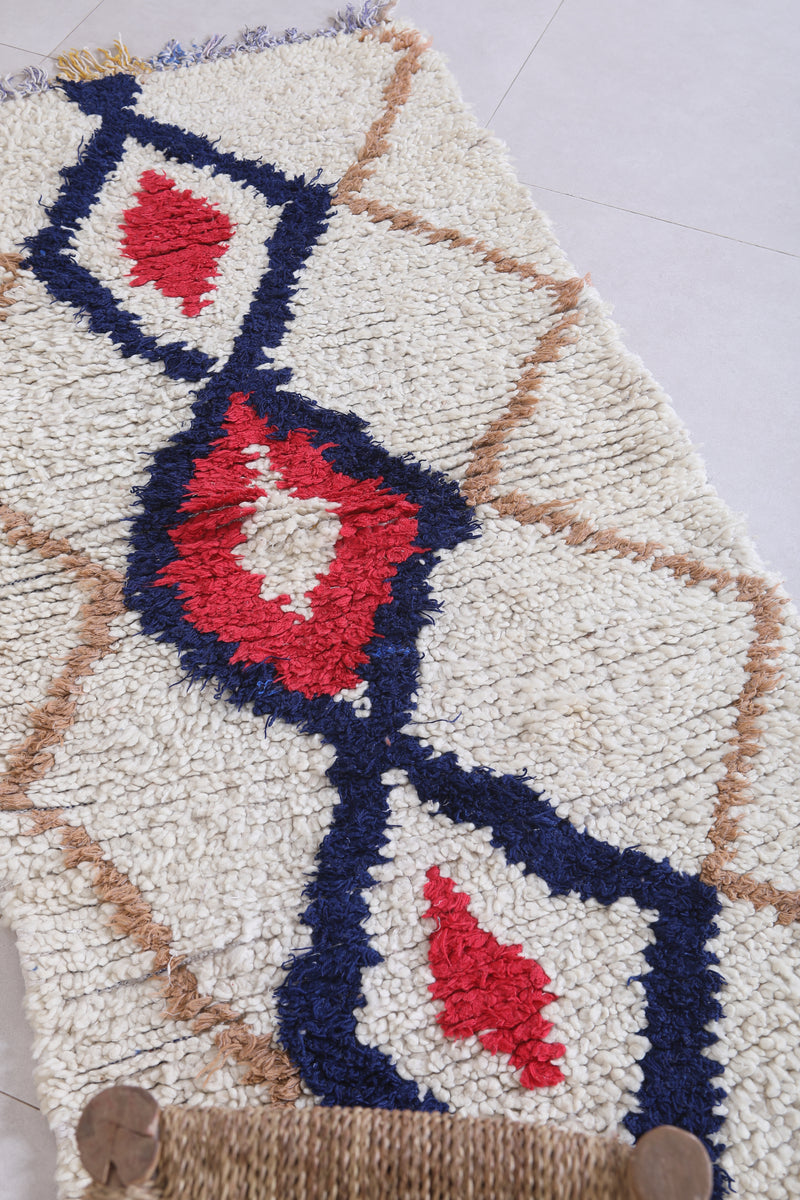 Minimalist Moroccan Berber Rug - 2.5 X 5.3 Feet