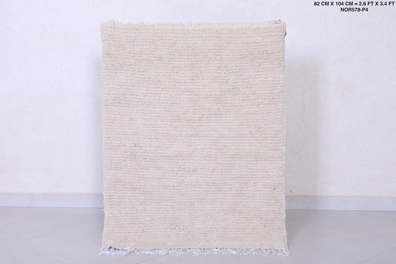 Beige small handmade moroccan berber rug 2.6 X 3.4 Feet